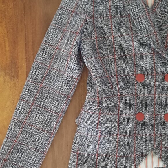 LAVEER Jacket - Picture 1 of 10